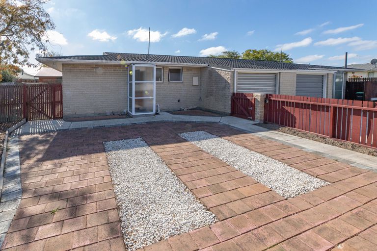 Photo of property in 2/7 Peters Lane, Spreydon, Christchurch, 8024