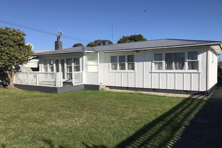 Photo of property in 2 Coleman Street, Paraparaumu, 5032
