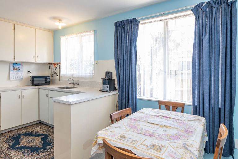 Photo of property in 2/7 Peters Lane, Spreydon, Christchurch, 8024