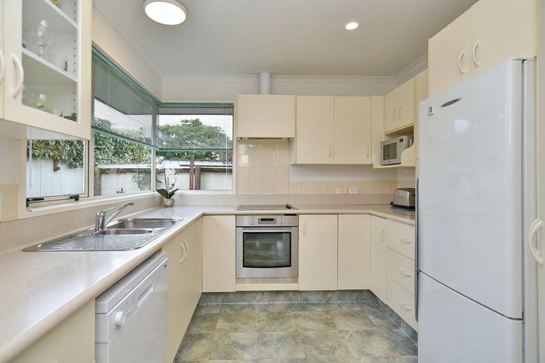 Photo of property in 2/74 Merrin Street, Avonhead, Christchurch, 8042