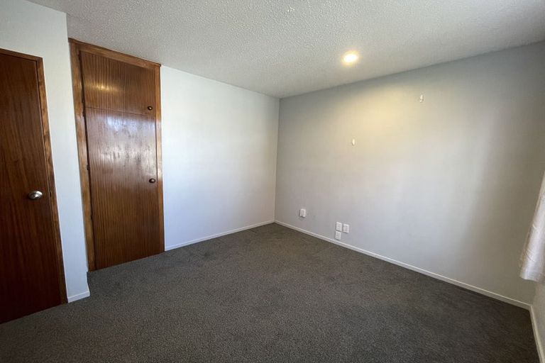 Photo of property in 32 Karnak Crescent, Russley, Christchurch, 8042