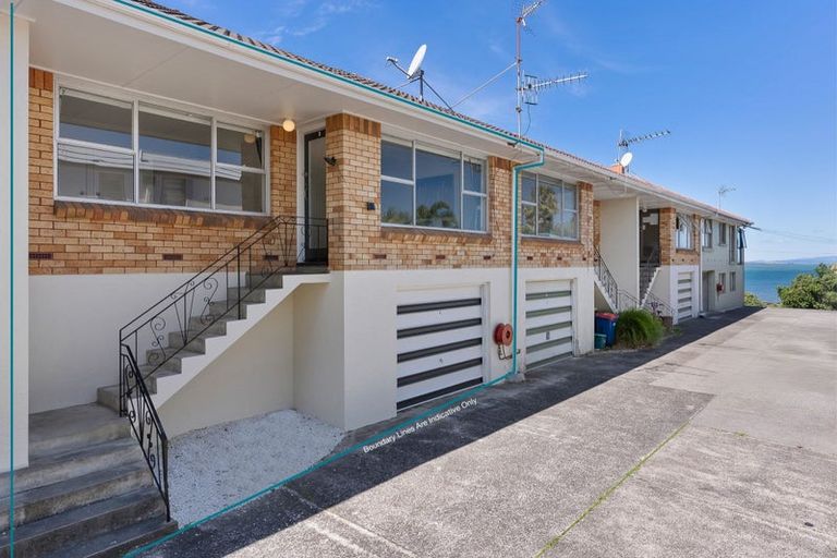 Photo of property in 2/16 Beach Road, Castor Bay, Auckland, 0620