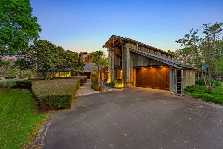 Photo of property in 42 Dysart Lane, Kumeu, 0891