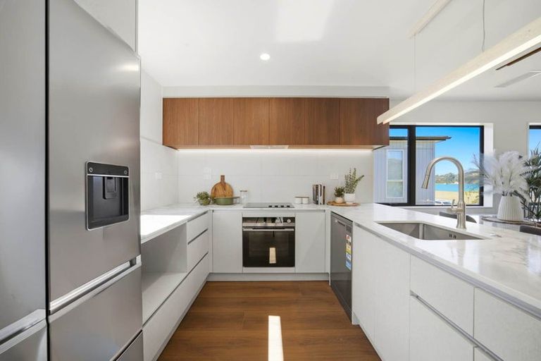 Photo of property in 33 Scott Road, Hobsonville, Auckland, 0616