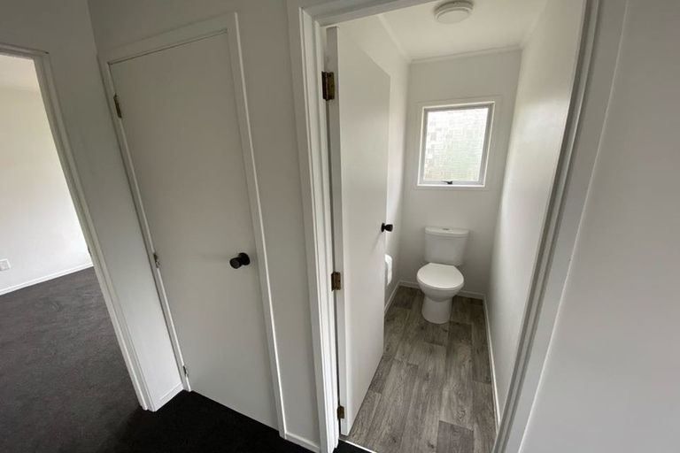 Photo of property in 27 Glen Vista Place, Bayview, Auckland, 0629