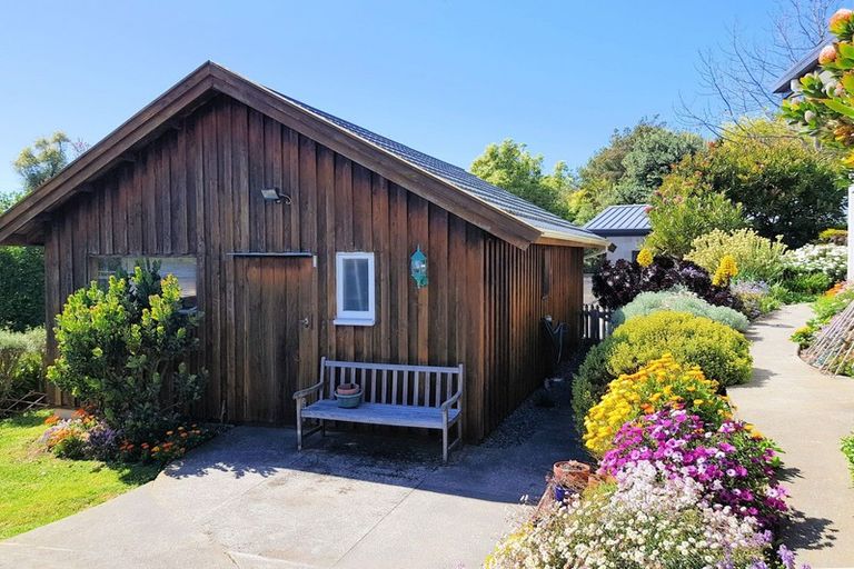 Photo of property in 17 Te Papau Crescent, Diamond Harbour, 8972