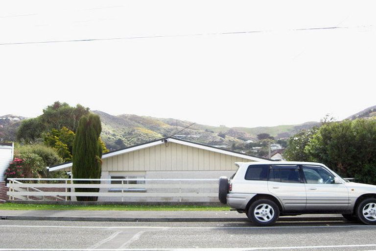 Photo of property in 6 Lewer Street, Karori, Wellington, 6012