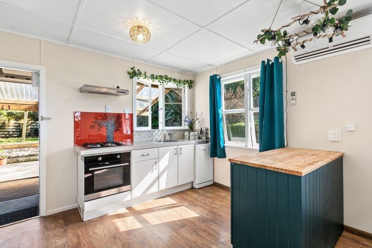 Photo of property in 36 Waverley Street, Waipawa, 4210