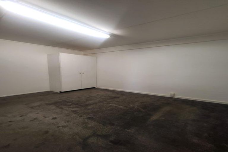 Photo of property in 17 Station Road, Pukekohe, 2120