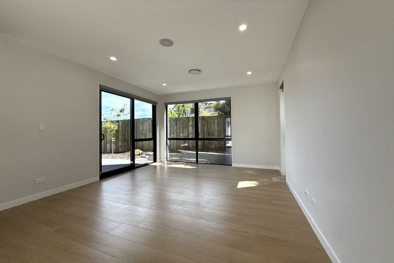 Photo of property in 13d Williams Road, Hobsonville, Auckland, 0618