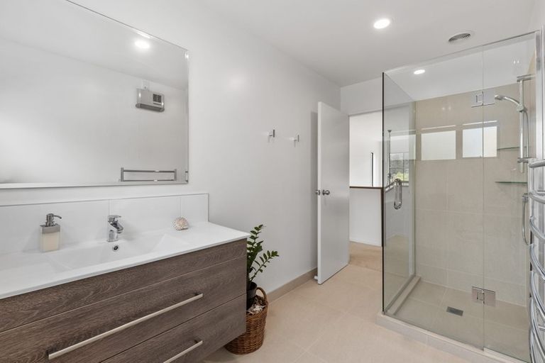 Photo of property in 1/8 Omana Road, Milford, Auckland, 0620