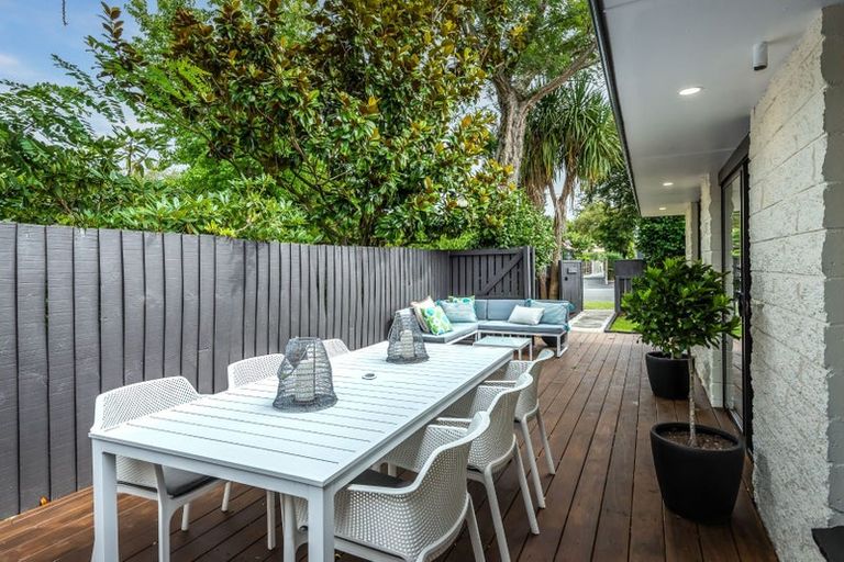 Photo of property in 1/48 Jeffreys Road, Fendalton, Christchurch, 8052