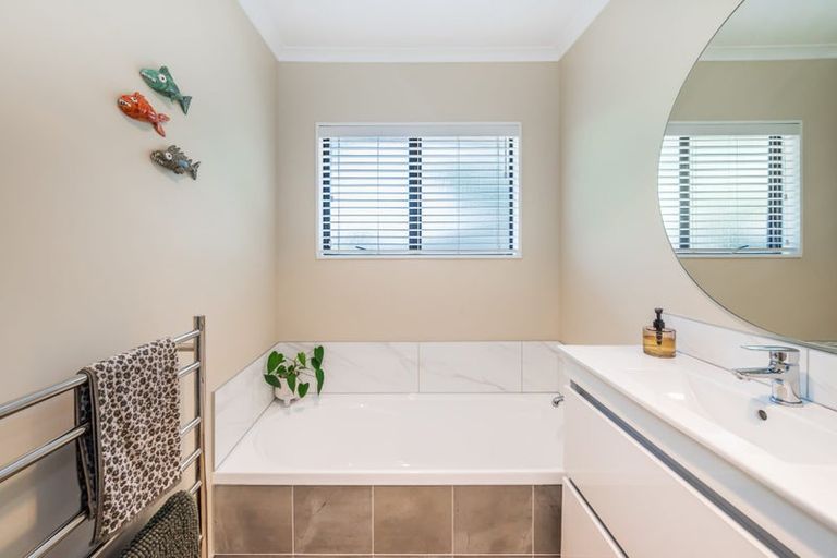 Photo of property in 84 Langdale Avenue, Paraparaumu, 5032