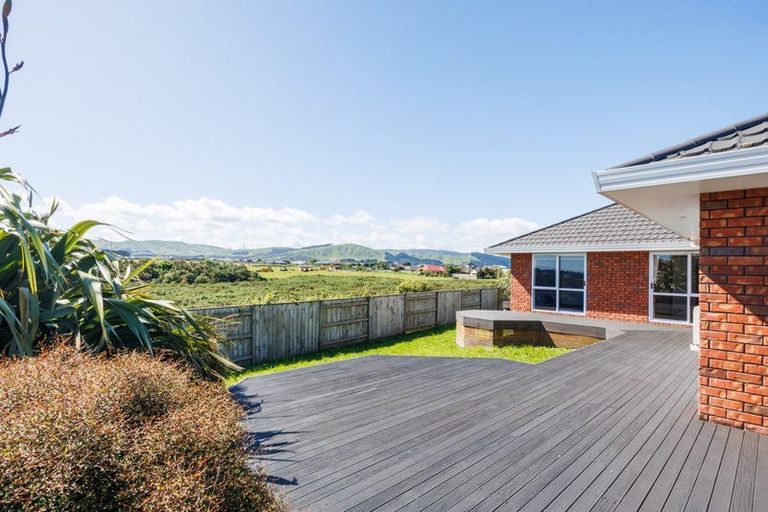 Photo of property in 20 Johnstone Drive, Fitzherbert, Palmerston North, 4410