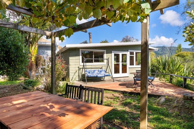 Photo of property in 948 Queen Charlotte Drive, Linkwater, Picton, 7281