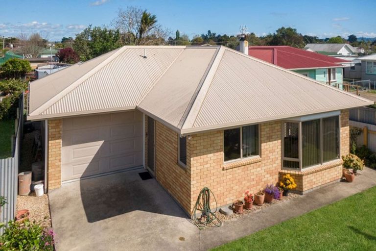 Photo of property in 19 Waverley Street, Elgin, Gisborne, 4010