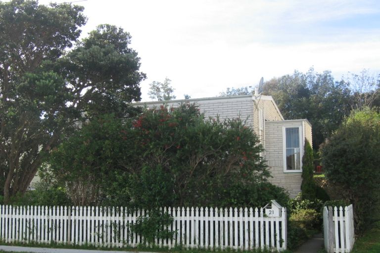 Photo of property in 21 Aberfeldy Street, Cannons Creek, Porirua, 5024
