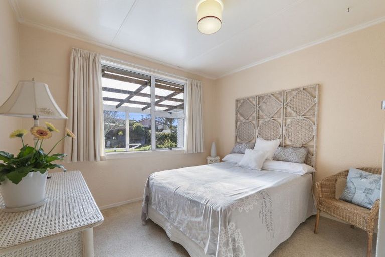 Photo of property in 8 Buckland Place, Spotswood, New Plymouth, 4310