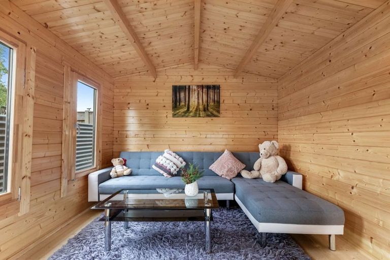 Photo of property in 1d Hendon Place, West End, Palmerston North, 4412