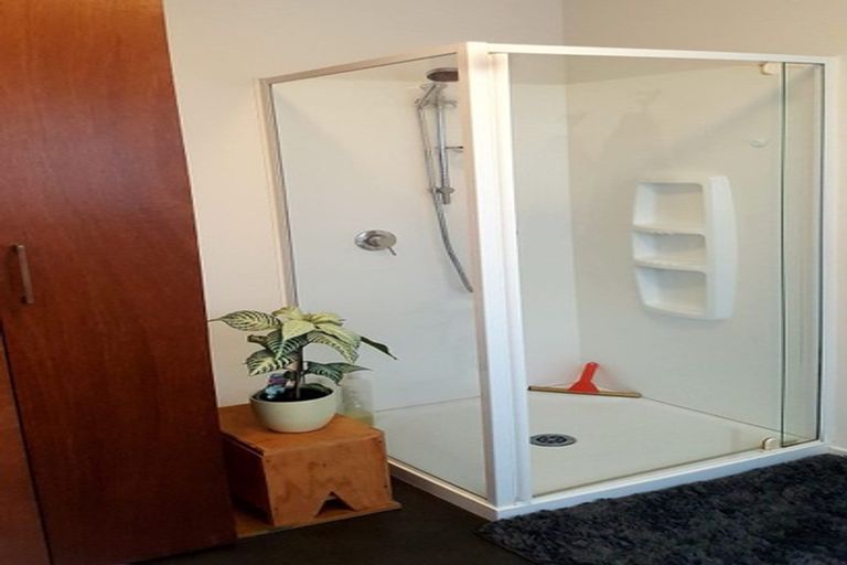 Photo of property in 5/77 Old Lake Road, Narrow Neck, Auckland, 0624