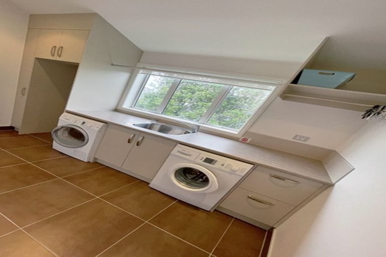 Photo of property in 9 Castor Bay Road, Castor Bay, Auckland, 0620