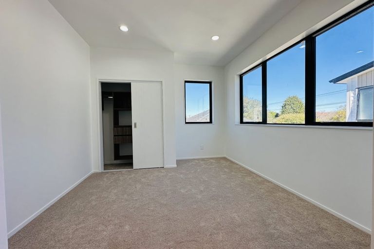 Photo of property in 1a Edward Avenue, Orewa, 0931