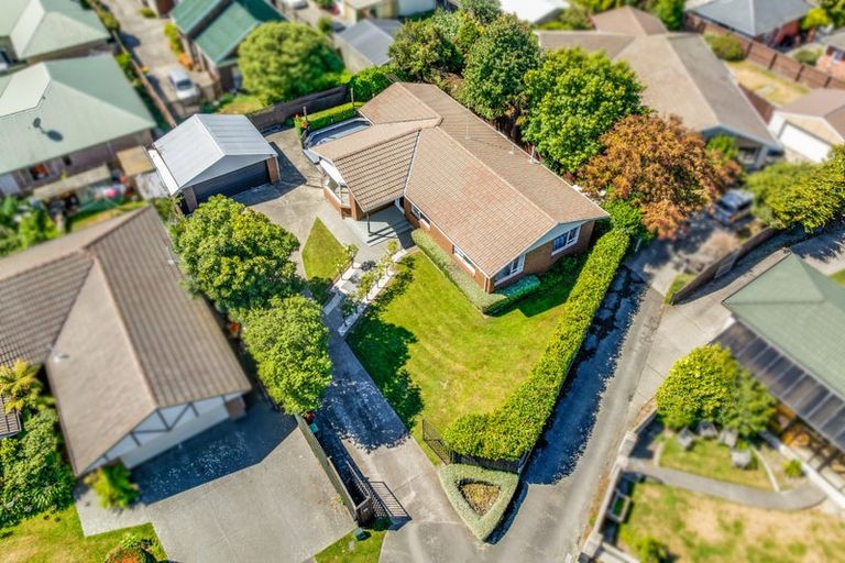 Photo of property in 12 Iona Place, Sockburn, Christchurch, 8042