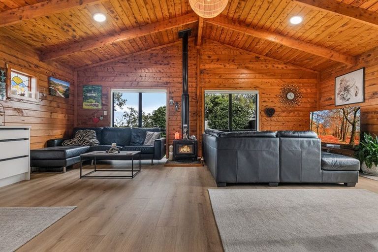 Photo of property in 60 Hamilton Drive, Waiuku, 2123