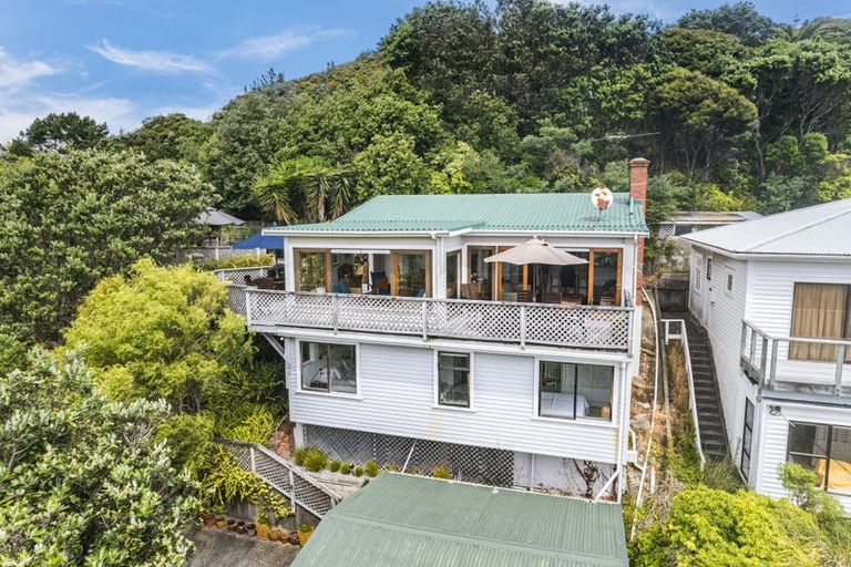 Photo of property in 39 Bayview Road, Paremata, Porirua, 5024
