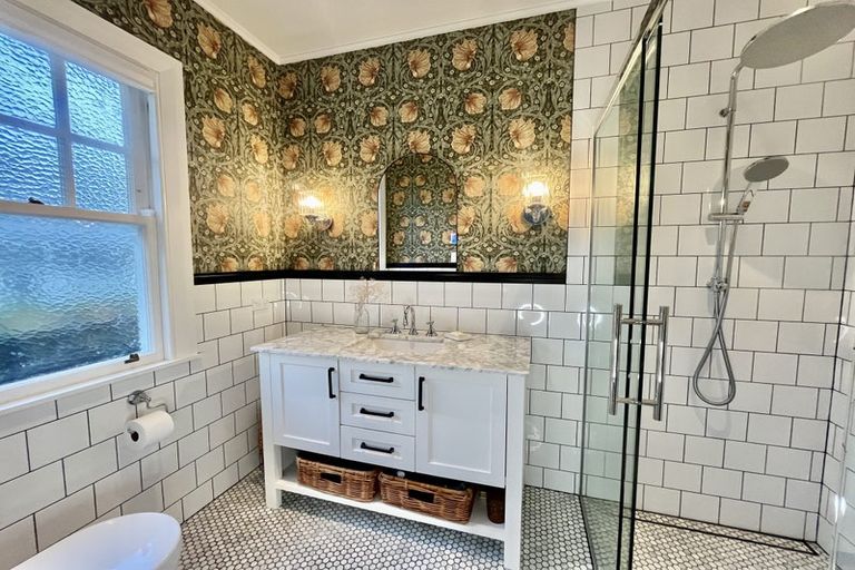 Photo of property in 58 Glen Road, Kelburn, Wellington, 6012