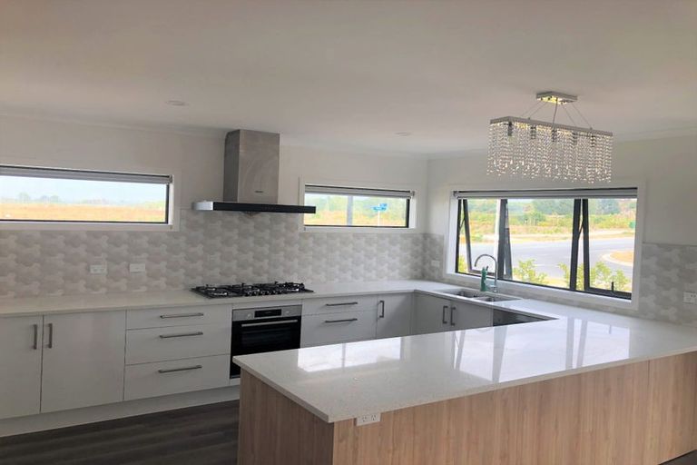 Photo of property in 2 Arahi Place, Rototuna North, Hamilton, 3210