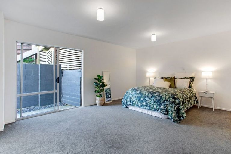 Photo of property in 1/573 Beach Road, Murrays Bay, Auckland, 0630