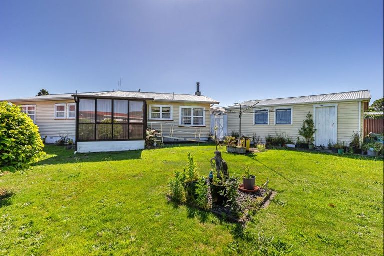 Photo of property in 10 Ross Street, Levin, 5510