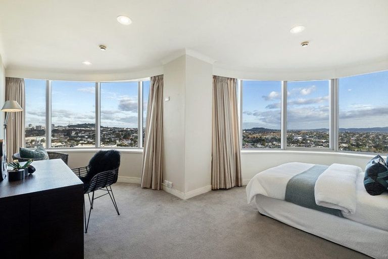 Photo of property in Shangri La Apartments, 10/97 Jervois Road, Herne Bay, Auckland, 1011