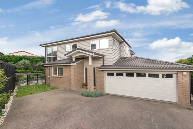Photo of property in 1 Citation Way, Botany Downs, Auckland, 2010