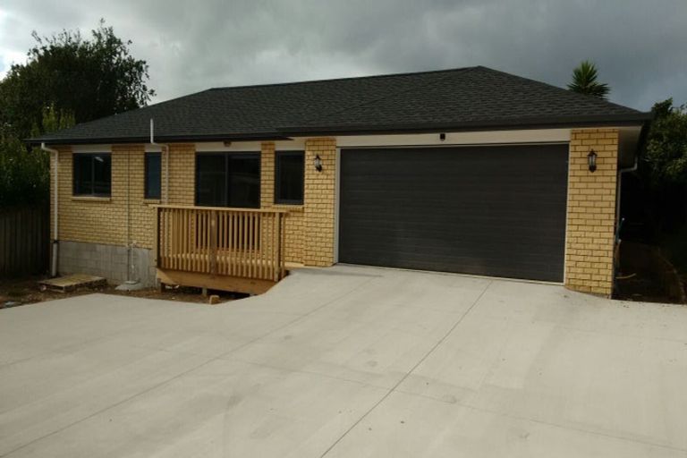 Photo of property in 668 Pakuranga Road, Howick, Auckland, 2010