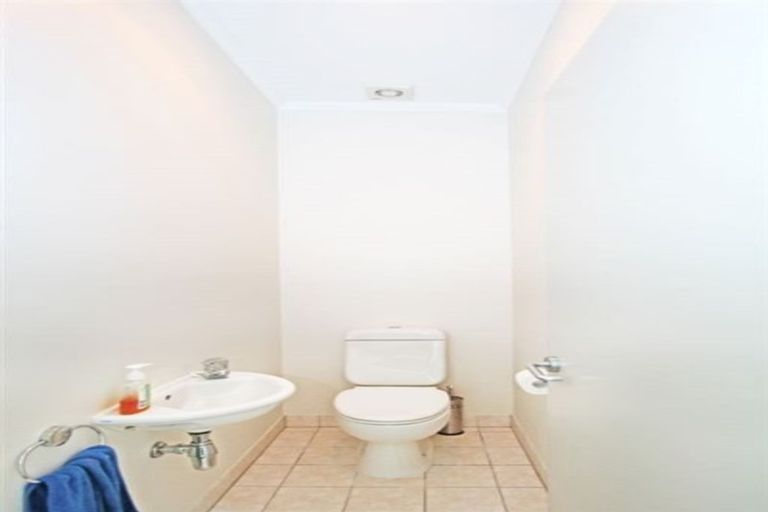Photo of property in 5a/8 Quay Street, Auckland Central, Auckland, 1010