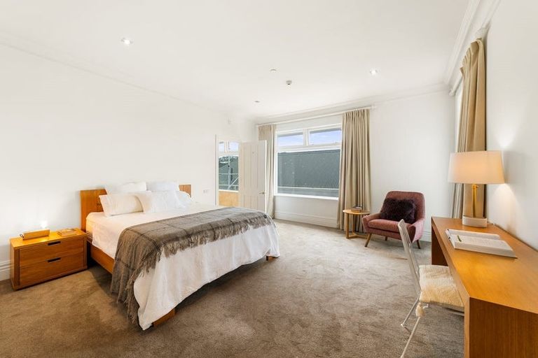 Photo of property in 8 Central Terrace, Kelburn, Wellington, 6012