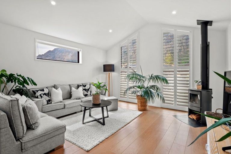 Photo of property in 46 Spur Ridge Rise, Jacks Point, 9371