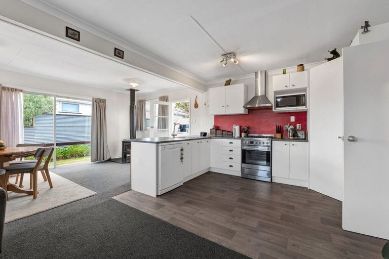 Photo of property in 140 Miranda Street, Stratford, 4332