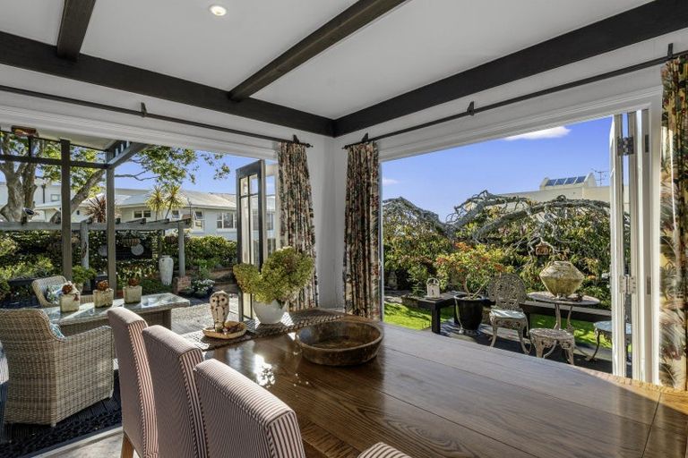 Photo of property in 16 Hinewa Road, Otumoetai, Tauranga, 3110