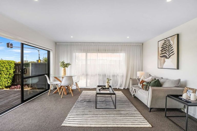 Photo of property in 1/42 Northcote Road, Northcote, Christchurch, 8052