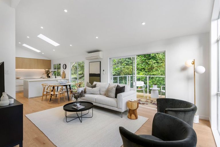 Photo of property in 34 Peach Road, Glenfield, Auckland, 0629