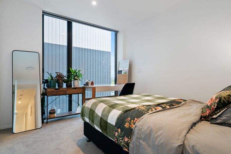 Photo of property in 301/1 Buscomb Avenue, Henderson, Auckland, 0610