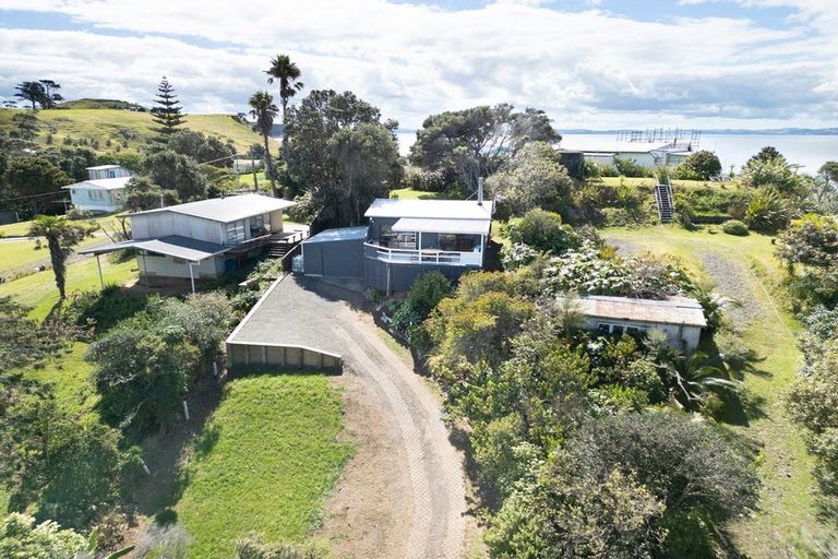 Photo of property in 6569 Pouto Road, Pouto, 0391