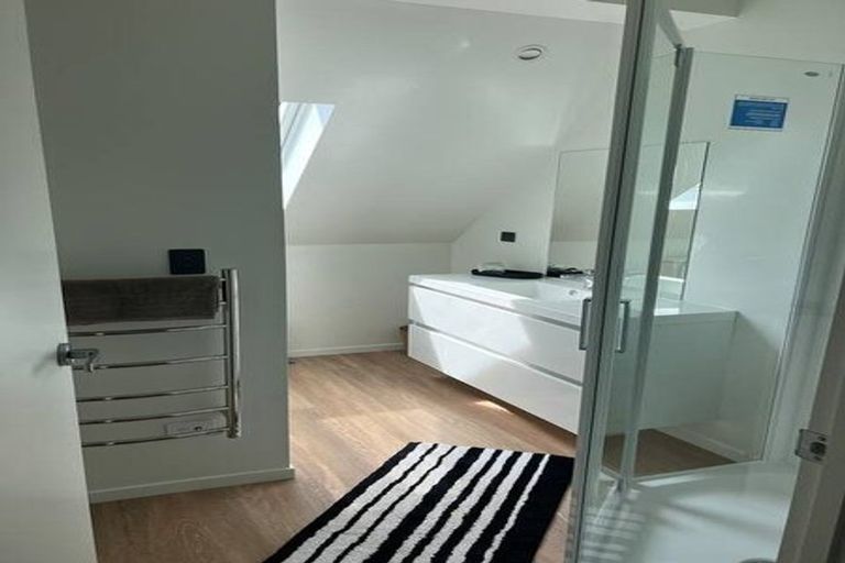 Photo of property in 17 Shearer Avenue, Papanui, Christchurch, 8052