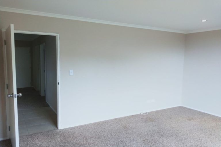 Photo of property in 5 Waldorf Crescent, Orewa, 0931