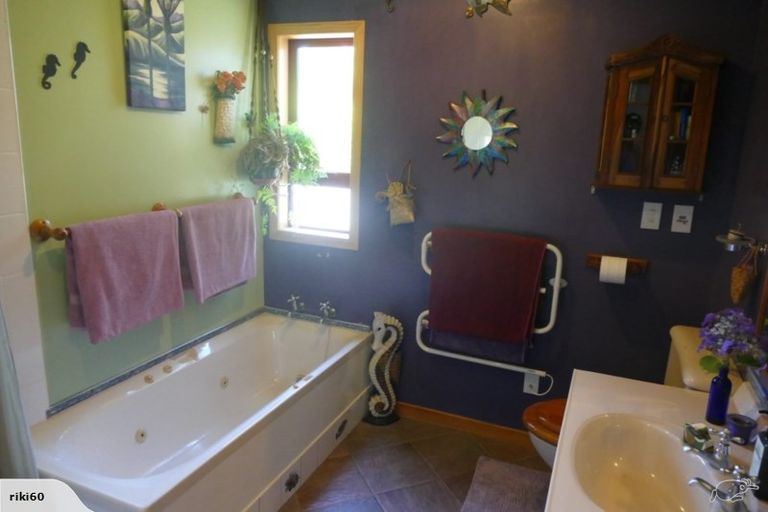 Photo of property in 4 George Street, Murchison, 7007