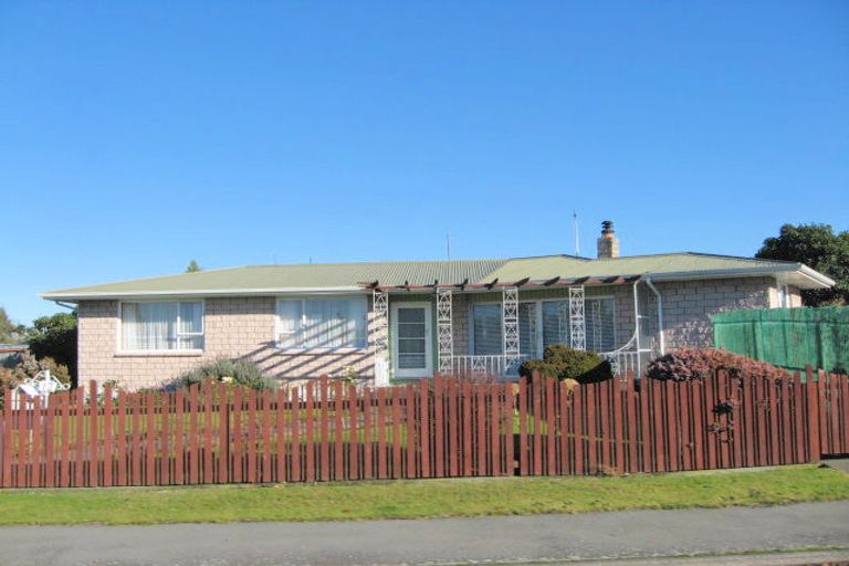 Photo of property in 12 Montague Street, Islington, Christchurch, 8042