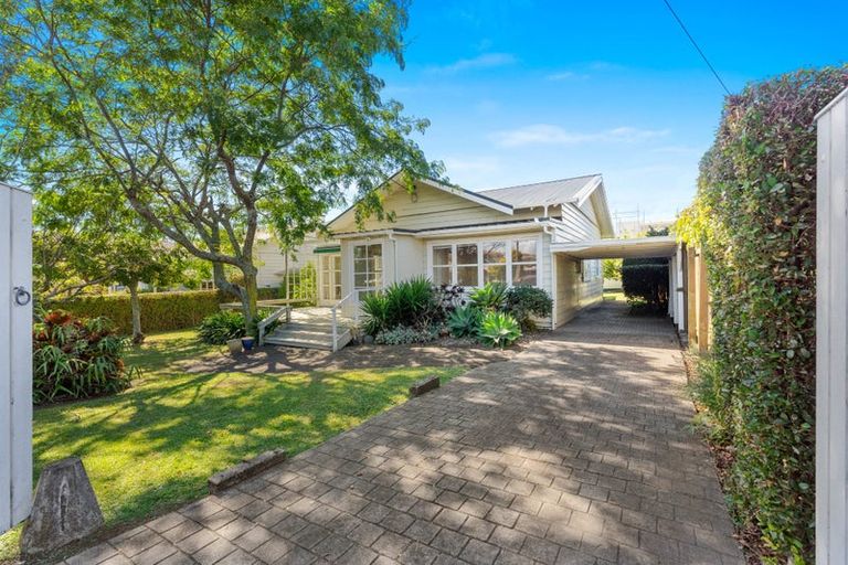 Photo of property in 3 Frieston Road, Milford, Auckland, 0620